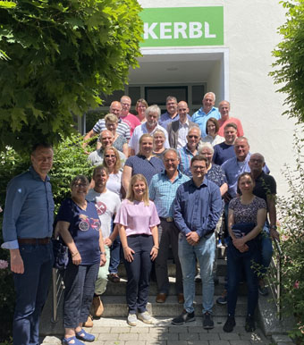  Im Rahmen der Partnertagung besuchten die Kiebitzmarkt-Partner den Firmensitz von Kerbl.