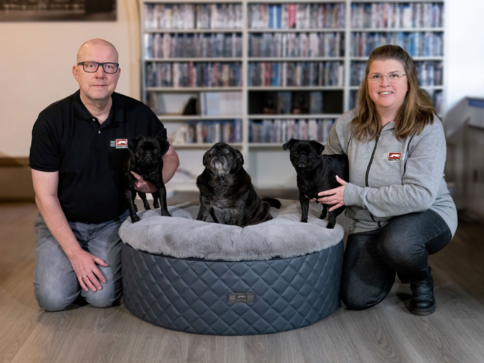 ds Nicole und Jörg Schwarze starten in Bad Homburg mit einem Dogstyler Fachgeschäft.