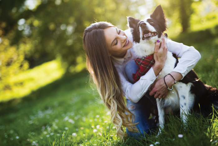 85 Prozent der Befragten empfinden eine positive Wirkung ihres Haustiers auf ihren Gemütszustand. Bild: Adobe Stock