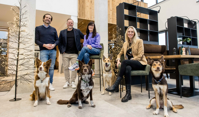 Granatapet-Stiftung Die Vorstandsmitglieder Jan Sekulla, Markus und Gerlinde Fuchsenthaler sowie Alexandra Leisen (von links). Bild: Allgäuer Zeitung