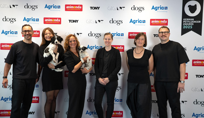 tony8 Die Jury für #TeamDogs: André Karkalis (Tony), Ana Kupper (Animonda), Kate Kitchenham, Cecilia Söderholm (Agria Tierversicherung), Katrin Tempel (dogs) und Anton Polinski (von links). Bild: Tony