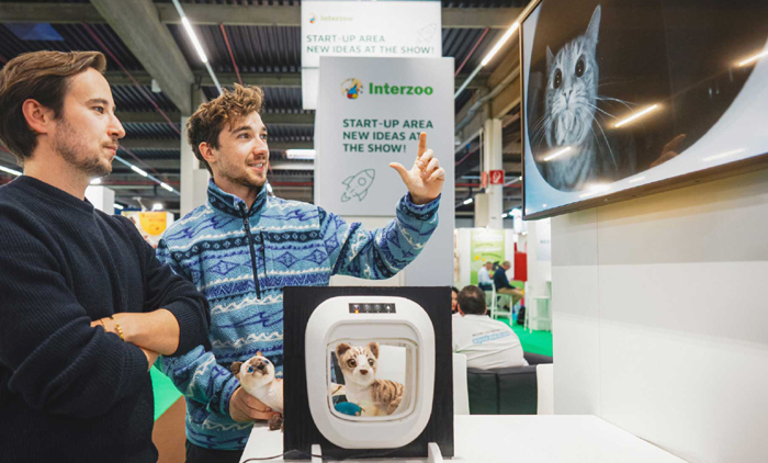 startupiz1 In der Interzoo Start-up Area haben junge Unternehmen die Möglichkeiten, dem Messepublikum ihre Ideen zu präsentieren. Bild: WZF GmbH / Heiko Stahl