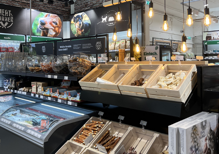 borbeck1 Der Fressnapf-Markt Essen Borbeck mit "Meat-Corner" und BARF-Shop. Bild: Fressnapf