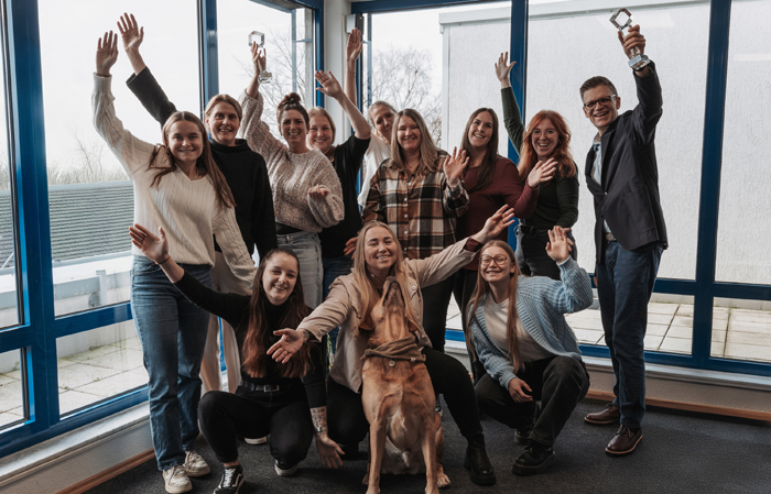 Große Freude beim Team der Takefive-Media über die aktuellen Awards des Deutschen Agenturpreises. Bild: Takefive-Media