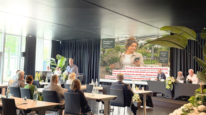 Im Mittelpunkt der Hauptversammlung standen die wirtschaftliche Entwicklung des Geschäftsjahres 2025, die Zukunftsperspektiven der Kooperation sowie aktuelle Herausforderungen und Chancen im Garten- und Heimtierfachhandel. Bild: Sagaflor