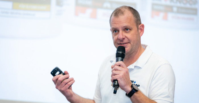 Tierarzt Dr. Stefan Knoop begleitet Handelsunternehmen sowohl bei Sortimentsfragen als auch bei Schulungs-, Regal- und Kommunikationskonzepten. Bild: Dr. Knoop